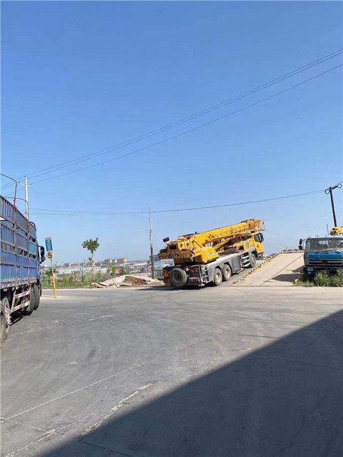 侯马市25吨吊车的租赁价格大概是多少？